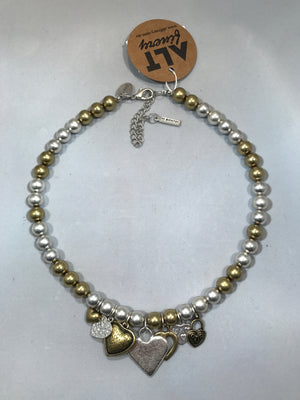 Necklace Metallic Pearl Choker with Seven  Hearts