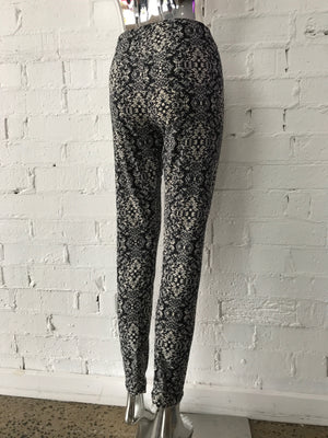 Leggings • Fleur De Lis Floral Print