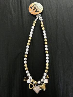 Necklace Metallic Pearl Choker with Seven  Hearts